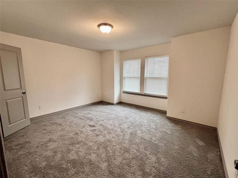 Spacious, unfurnished interior of a new home in , Dallas (Image 14).