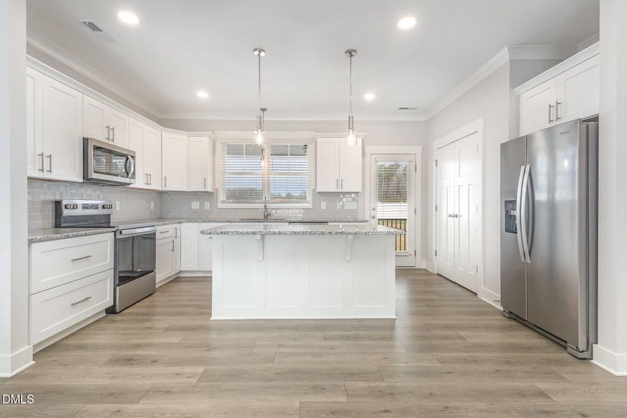 012_kv0a1221-edit_470