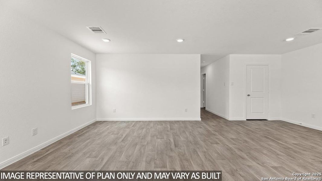 Spacious, unfurnished interior of a new home in Sonora, San Antonio (Image 10).