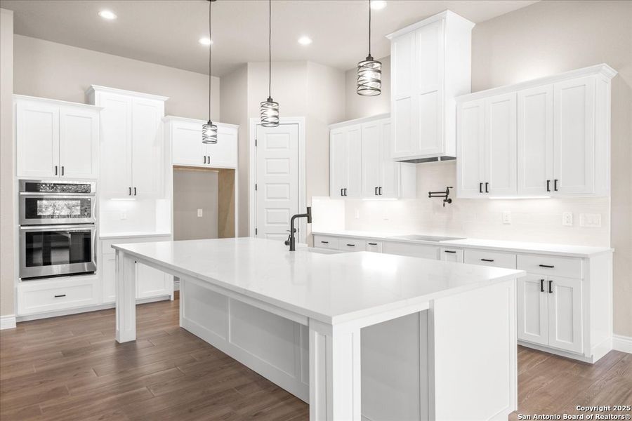 Furnished interior view inside a new home in , La Vernia (Image 12).