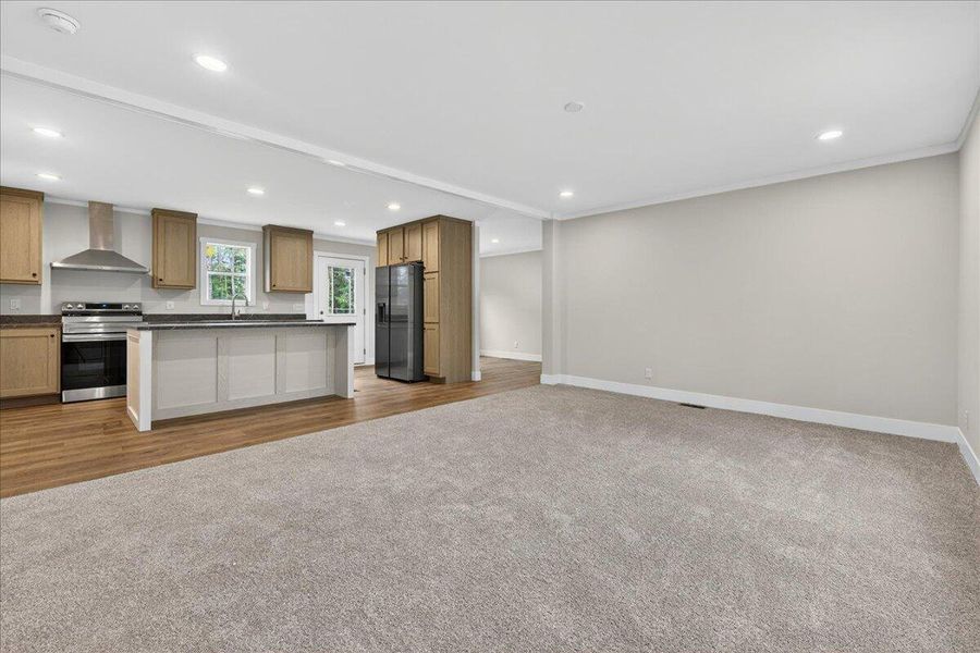 Spacious, unfurnished interior of a new home in , Walterboro (Image 18).