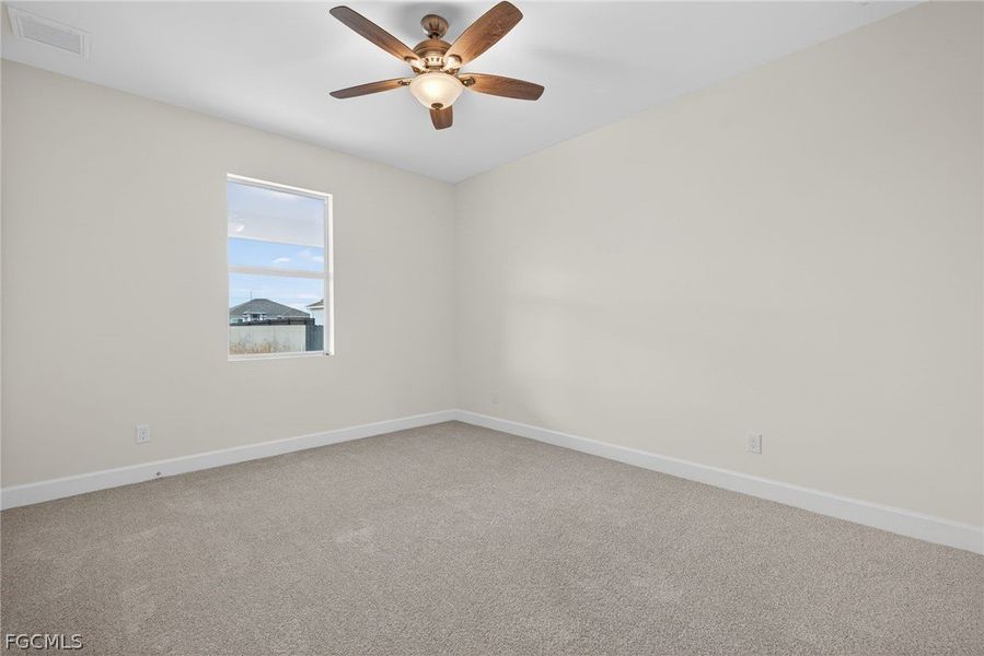 Spacious, unfurnished interior of a new home in Cape Coral, Cape Coral (Image 12).