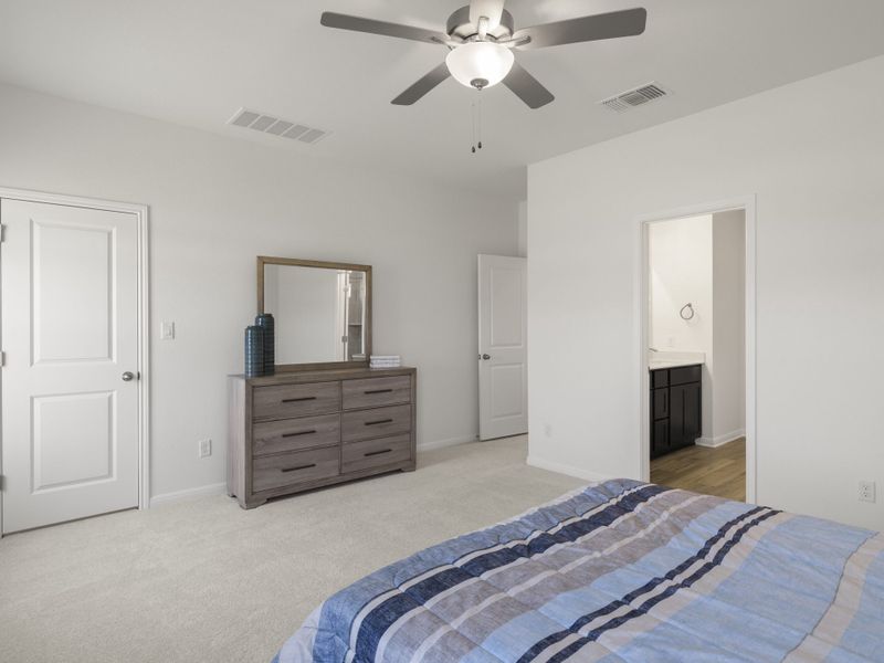 Furnished interior view inside a new home in Grande Estates, Bertram (Image 17).