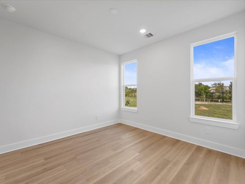 Spacious, unfurnished interior of a new home in Jesselton Square at Creekmont, Houston (Image 25). Spacious, unfurnished interior of a new home in Jesselton Square at Creekmont, Houston (Image 25).