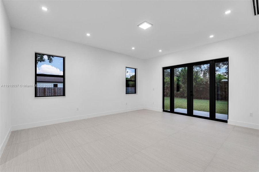 Spacious, unfurnished interior of a new home in , Cutler Bay (Image 71).