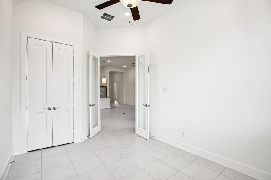 Spacious, unfurnished interior of a new home in The Trails, New Caney (Image 21).