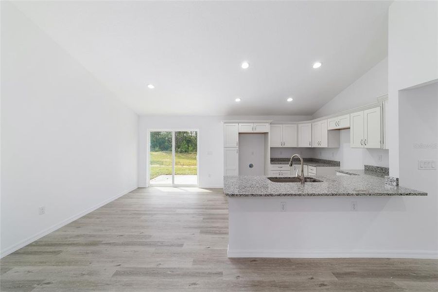 Spacious, unfurnished interior of a new home in , Silver Springs (Image 48).