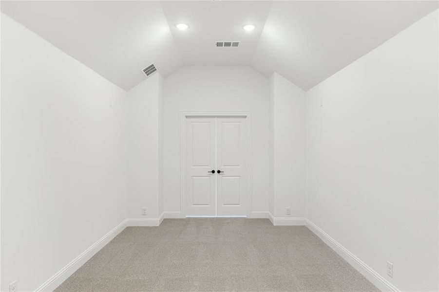 Spacious, unfurnished interior of a new home in Mosaic, Celina (Image 34).