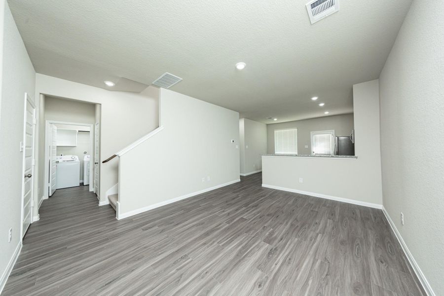 Spacious, unfurnished interior of a new home in Wayside Village, Houston (Image 24).