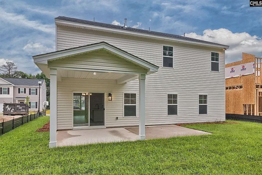 Exterior details and patio area of a home in Emanuel Creek, West Columbia (Image 4).