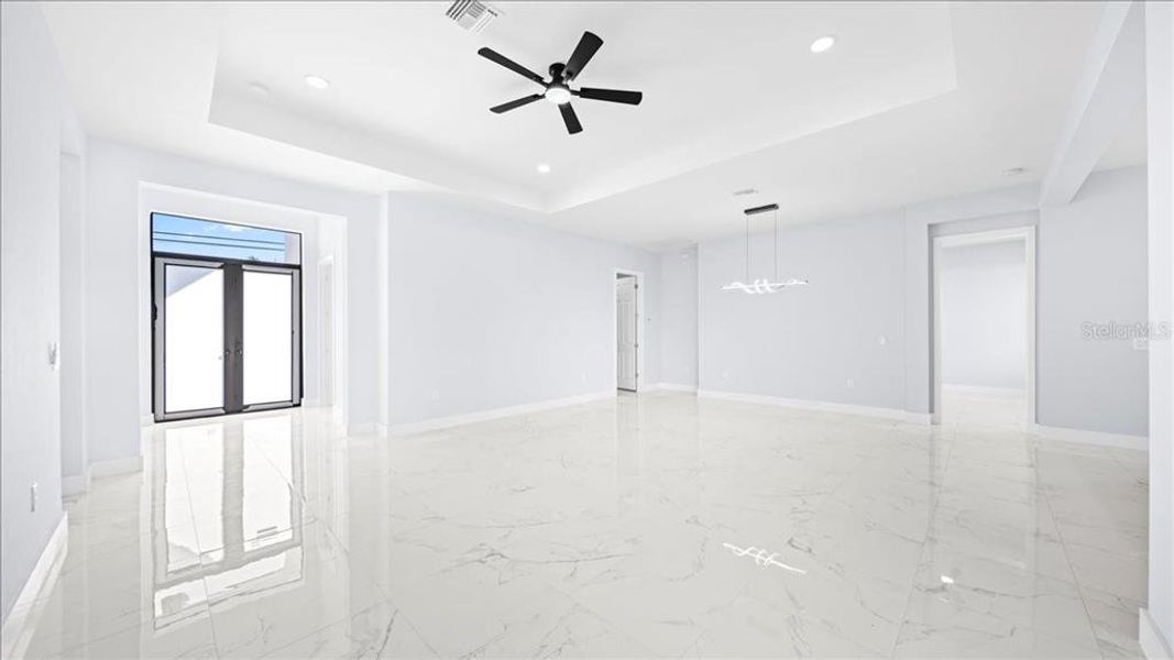 Spacious, unfurnished interior of a new home in , Cape Coral (Image 24).