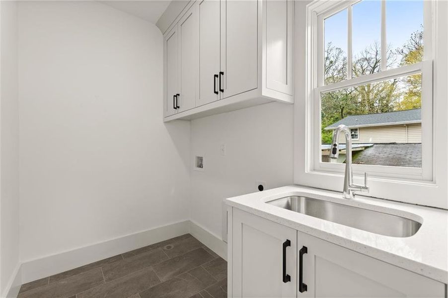 Furnished interior view inside a new home in , Atlanta (Image 8).