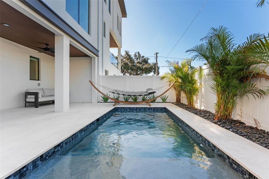 Exterior details and patio area of a home in , Tampa (Image 3).