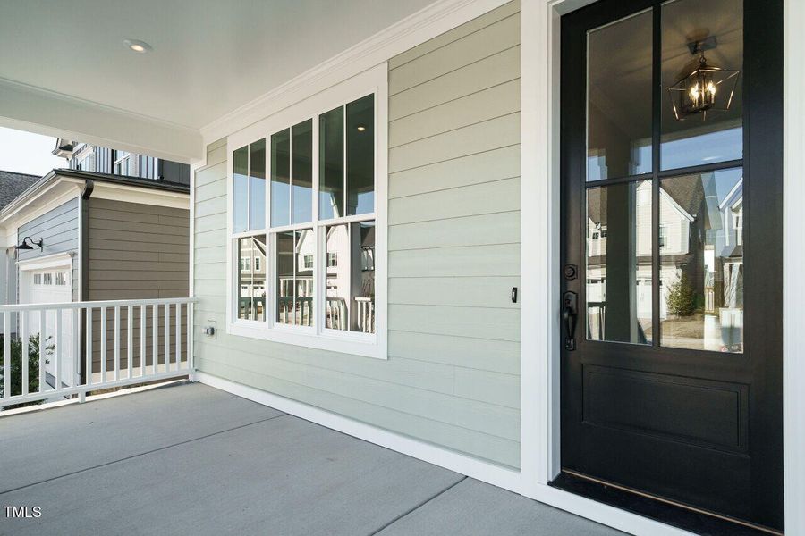 003-1280x960-front-porch