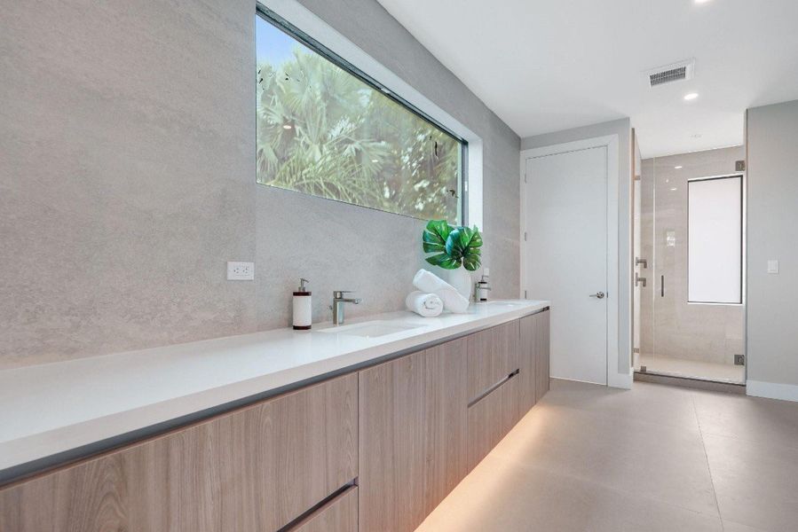 Second Level Primary Bath