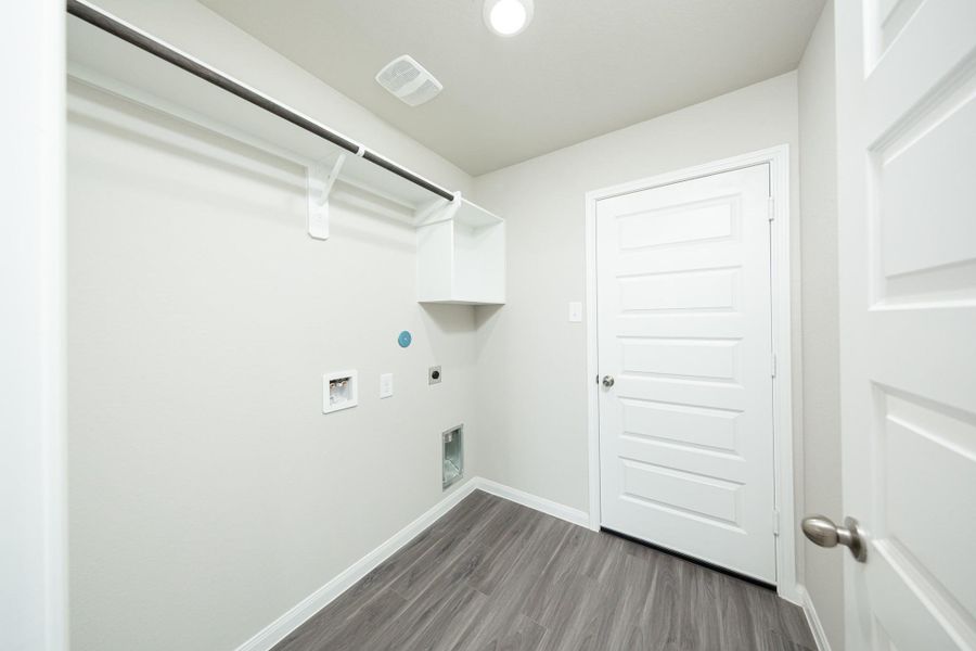 Spacious, unfurnished interior of a new home in Ridgeland Hills, Willis (Image 13).