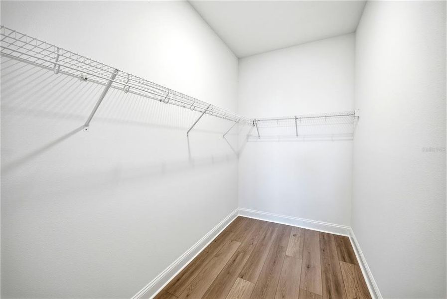 Spacious, unfurnished interior of a new home in , Apollo Beach (Image 26).