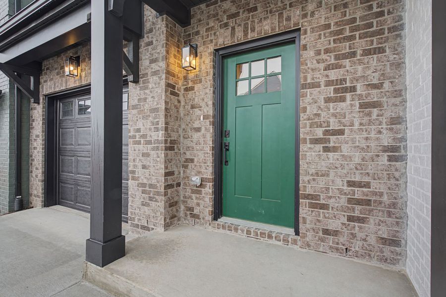 Exterior details and patio area of a home in Oxford Station, Gallatin (Image 3).