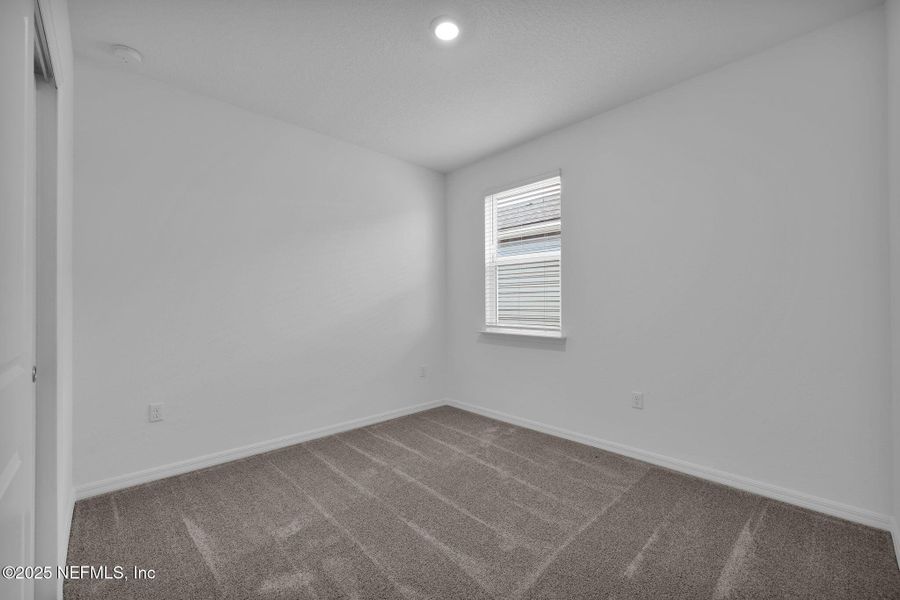 Spacious, unfurnished interior of a new home in Hyland Trail, Green Cove Springs (Image 20).