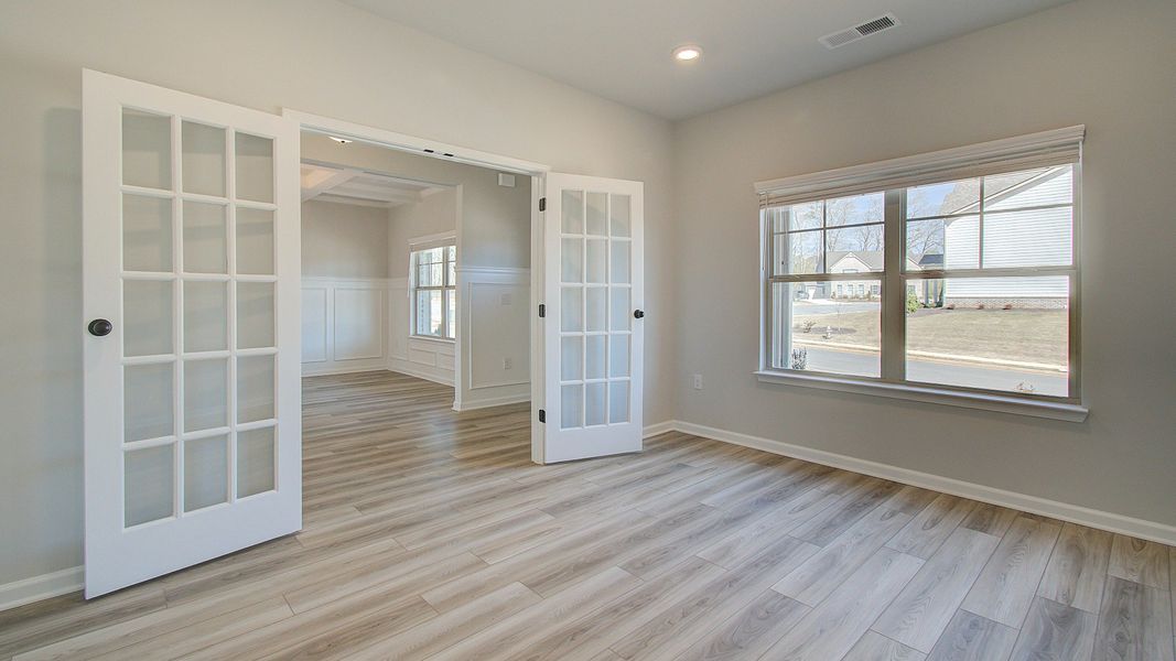 Representative furnished interior of a home built from the Stonefield by DRB Homes in Everson, Snellville (Image 7). Representative furnished interior of a home built from the Stonefield by DRB Homes in Everson, Snellville (Image 7).