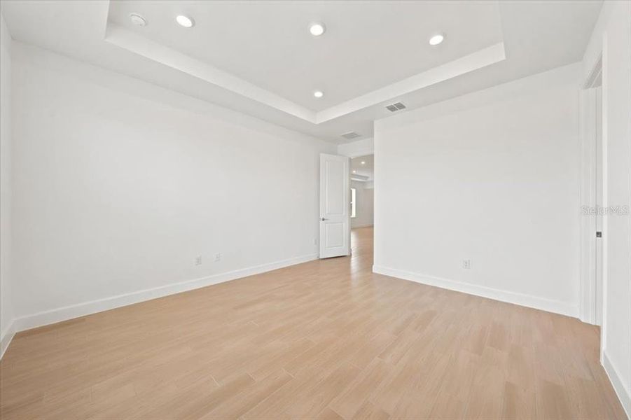 Spacious, unfurnished interior of a new home in , Palmetto (Image 32).