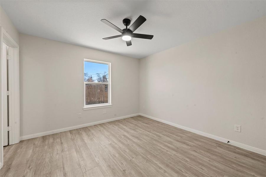 Spacious, unfurnished interior of a new home in , Waco (Image 10).