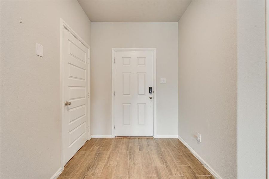 Spacious, unfurnished interior of a new home in Hunters Ridge, Crowley (Image 23).