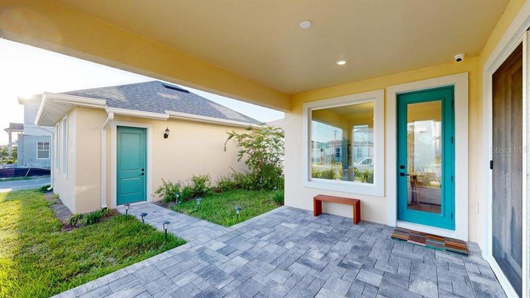 Exterior details and patio area of a home in , Orlando (Image 25).