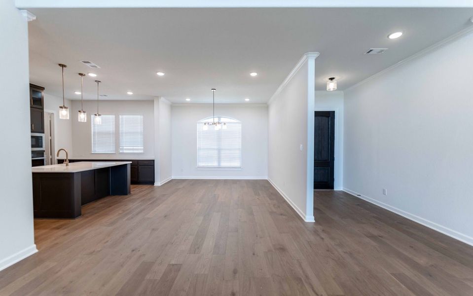 Spacious, unfurnished interior of a new home in Solterra, Mesquite (Image 17).