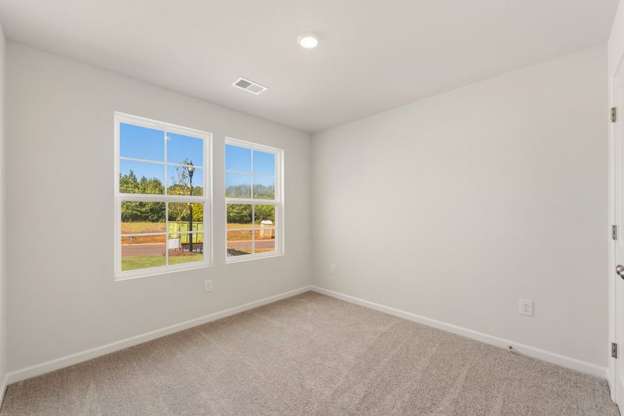 Spacious, unfurnished interior of a new home in Evergreen, Spartanburg (Image 15).