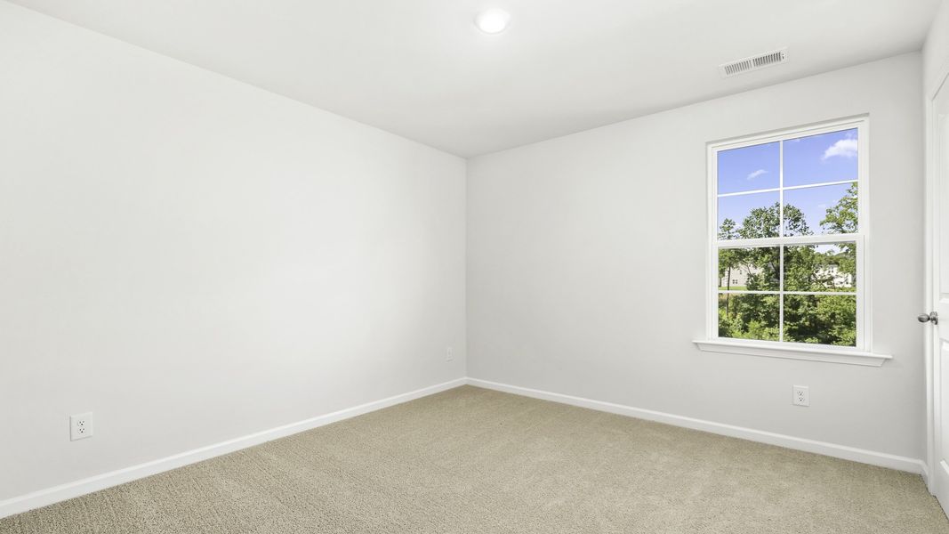 Spacious, unfurnished interior of a new home in Forest Creek, Winston-Salem (Image 12).