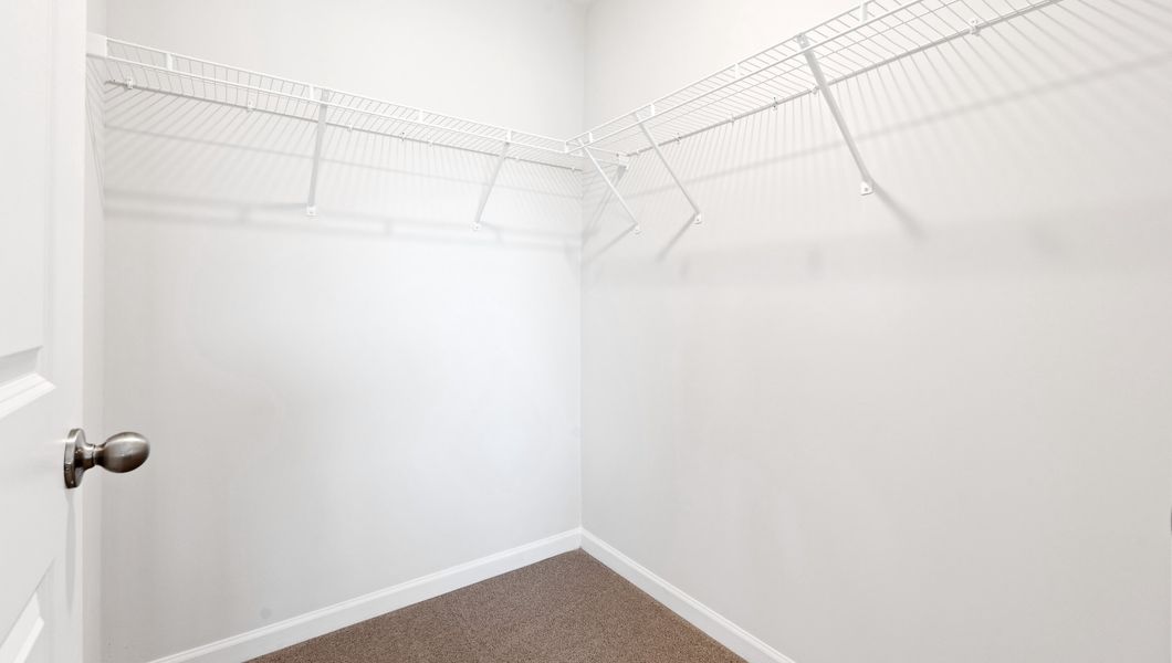 Representative unfurnished interior of a home built from the Freeport by D.R. Horton in Cascade Point, Seneca (Image 23).