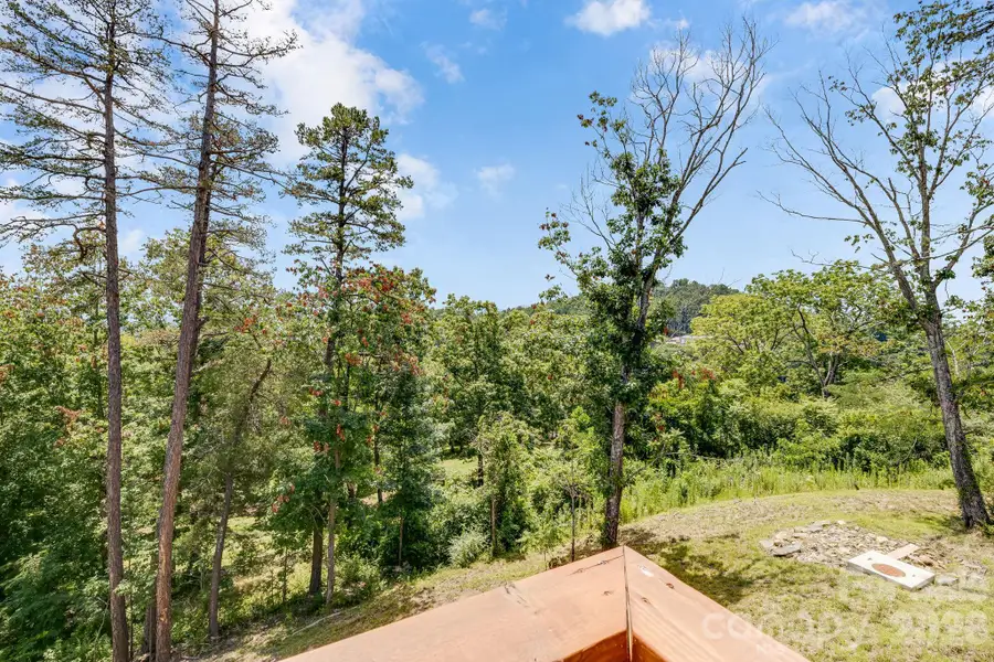 Natural landscape and outdoor views near in Asheville (Image 41). Natural landscape and outdoor views near in Asheville (Image 41).