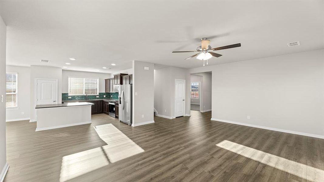 07. 3230 Summerland - Family (2) 07. 3230 Summerland - Family (2)