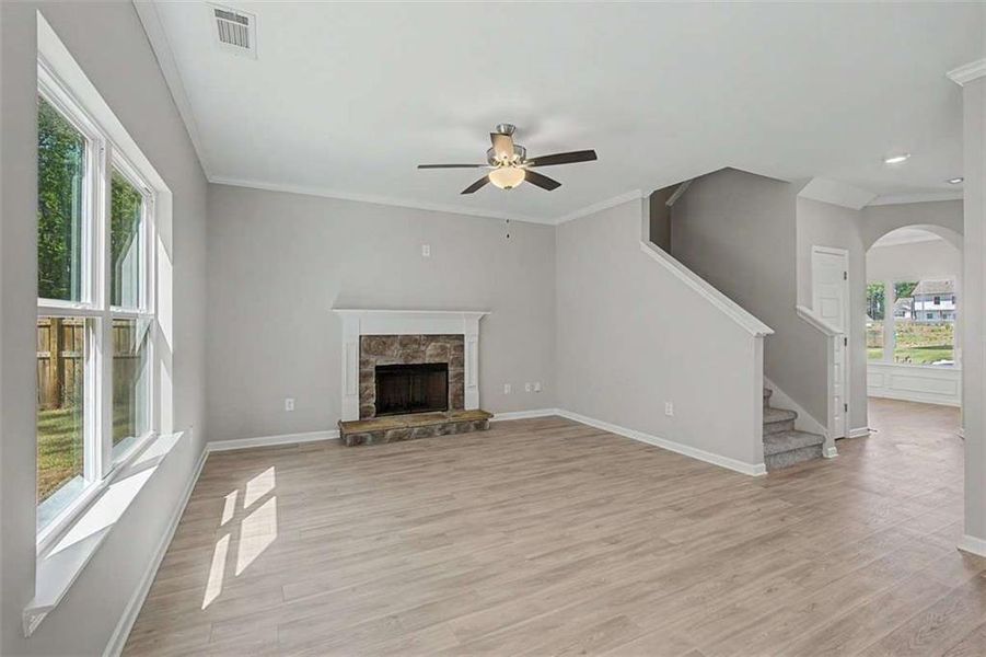 Spacious, unfurnished interior of a new home in Traditions at Cedarcrest, Dallas (Image 40).