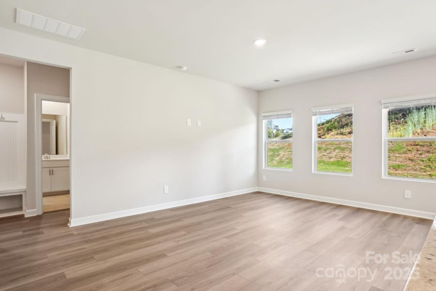 Photo is not of the actual home, but is an inspirational photo of builder’s model home and may depict options, furnishings, and/or decorator features that are not included Photo is not of the actual home, but is an inspirational photo of builder’s model home and may depict options, furnishings, and/or decorator features that are not included