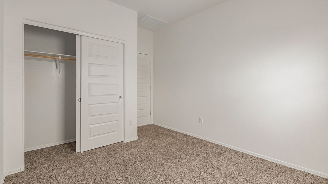 Spacious, unfurnished interior of a new home in Barnett Village, Marana (Image 42).