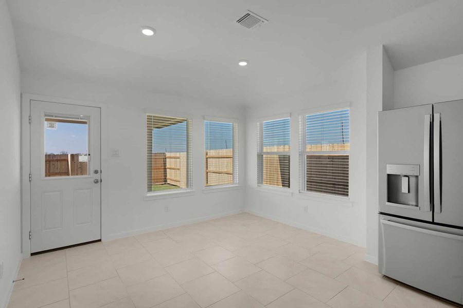 Spacious, unfurnished interior of a new home in Briarwood, Elgin (Image 13).