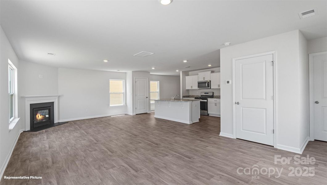 Spacious, unfurnished interior of a new home in The Hamptons at Hickory, Hickory (Image 19).