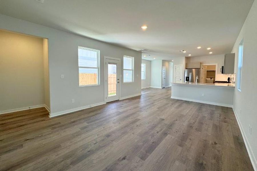 Spacious, unfurnished interior of a new home in The Hollows at Avery Centre, Round Rock (Image 6). Spacious, unfurnished interior of a new home in The Hollows at Avery Centre, Round Rock (Image 6).