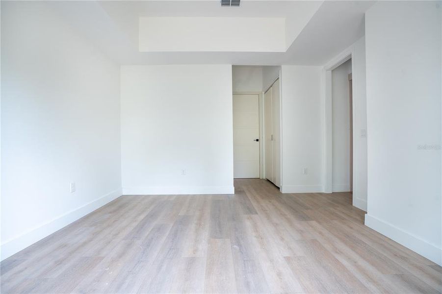 Spacious, unfurnished interior of a new home in , Homosassa (Image 26).