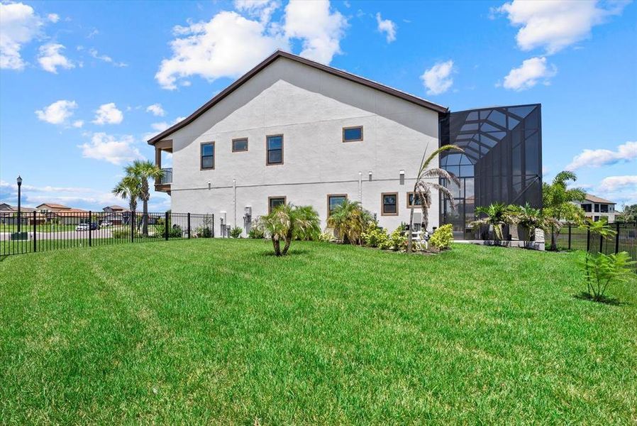 Exterior details and patio area of a home in Crosswind Ranch, Parrish (Image 31).