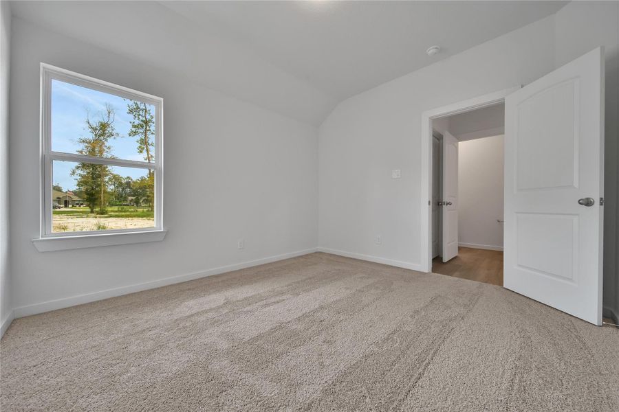 Spacious, unfurnished interior of a new home in Roman Forest, New Caney (Image 19).
