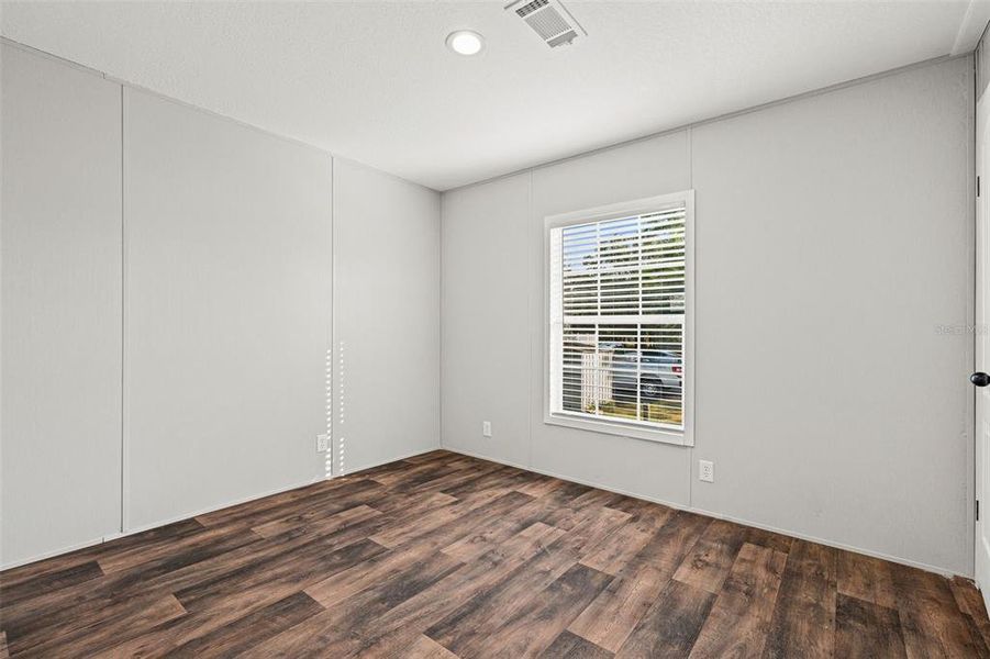 Spacious, unfurnished interior of a new home in , Punta Gorda (Image 9).