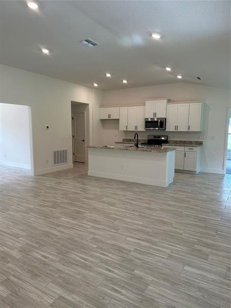 Spacious, unfurnished interior of a new home in Royal Highlands, Brooksville (Image 7). Spacious, unfurnished interior of a new home in Royal Highlands, Brooksville (Image 7).