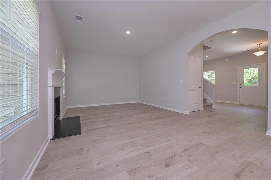 Spacious, unfurnished interior of a new home in , Villa Rica (Image 13).