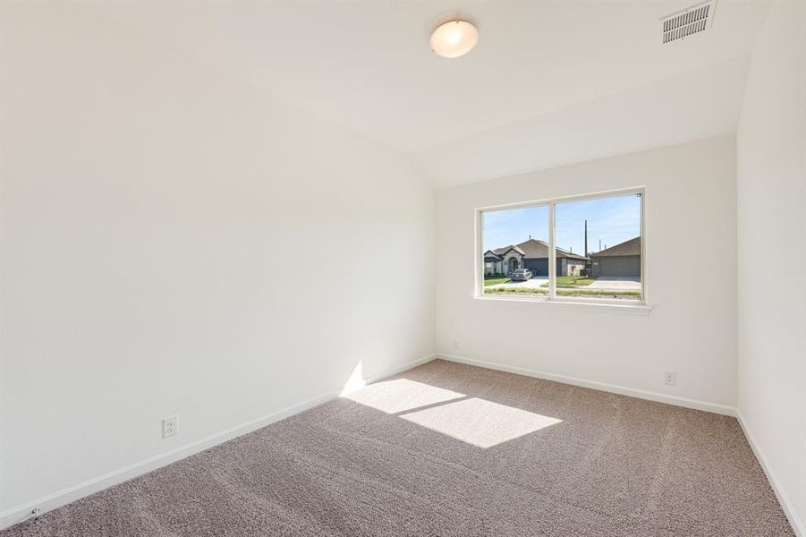 Spacious, unfurnished interior of a new home in Bear Creek Elements, Lavon (Image 30).