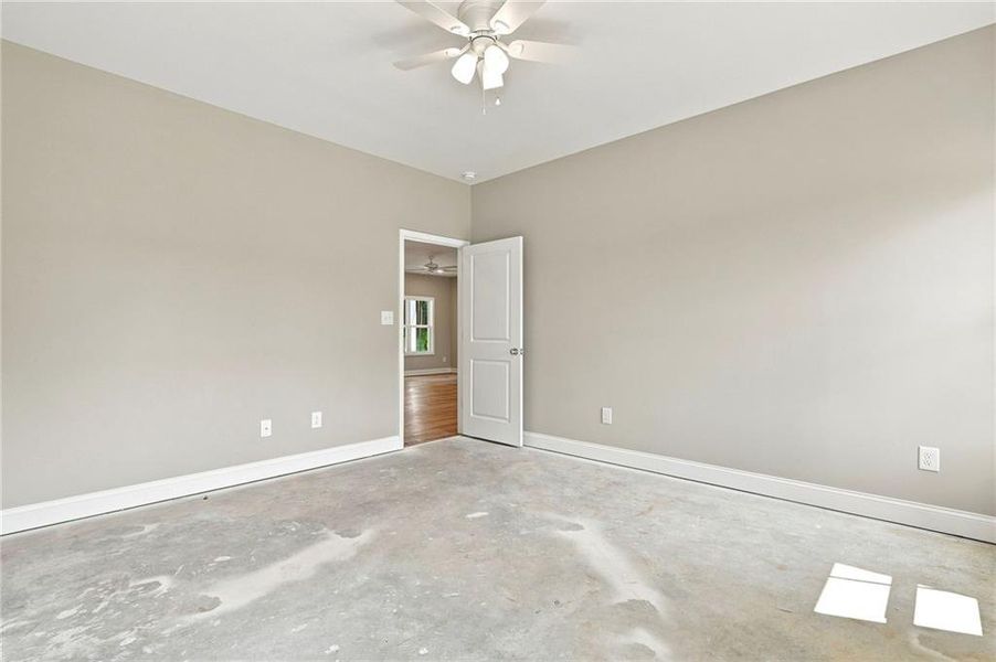 Spacious, unfurnished interior of a new home in , Jasper (Image 29).