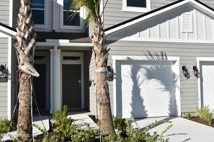 Exterior details and patio area of a home in Old Kings Trail, Jacksonville (Image 2). Exterior details and patio area of a home in Old Kings Trail, Jacksonville (Image 2).