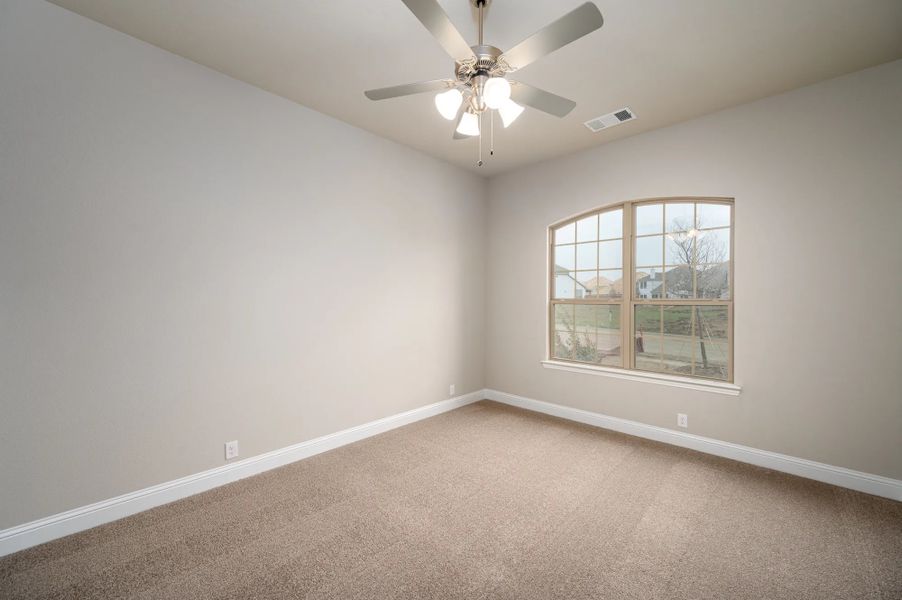 Representative unfurnished interior of a home built from the Basalt by Stonehollow Homes in Meadow Vista, Anna (Image 15).